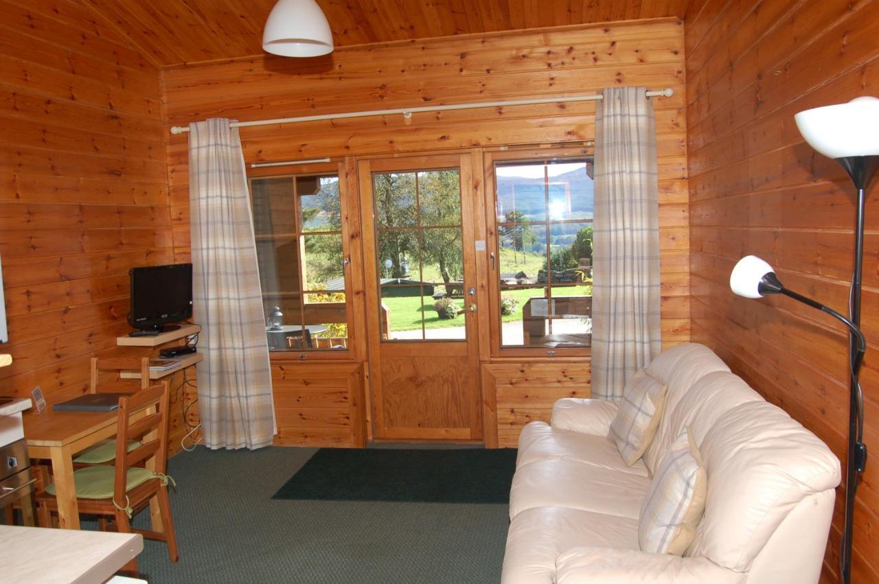 Cosy Rowan Woodland No1 Killin